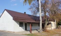 Na zdjęciu przedstawiono zdjęcie budynku z zewnątrz świetlicy